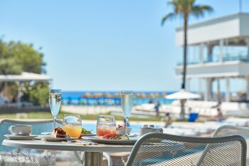 so white club resort