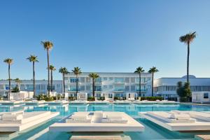 so white club resort