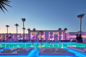 so white club resort