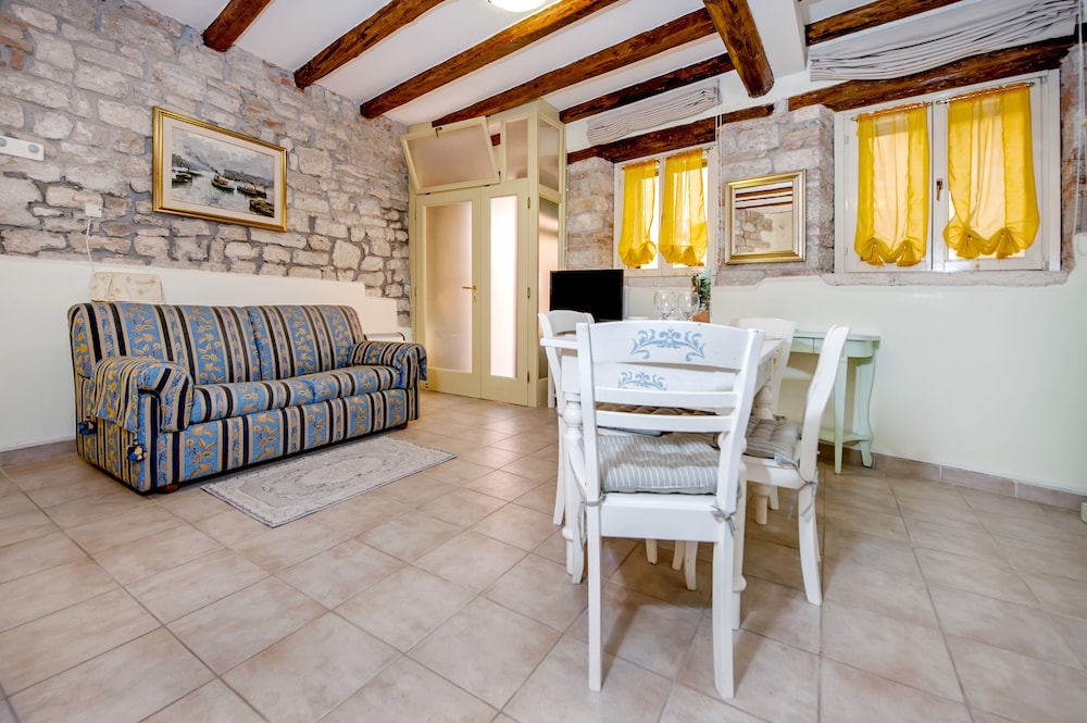 rooms sotto i volti adults only