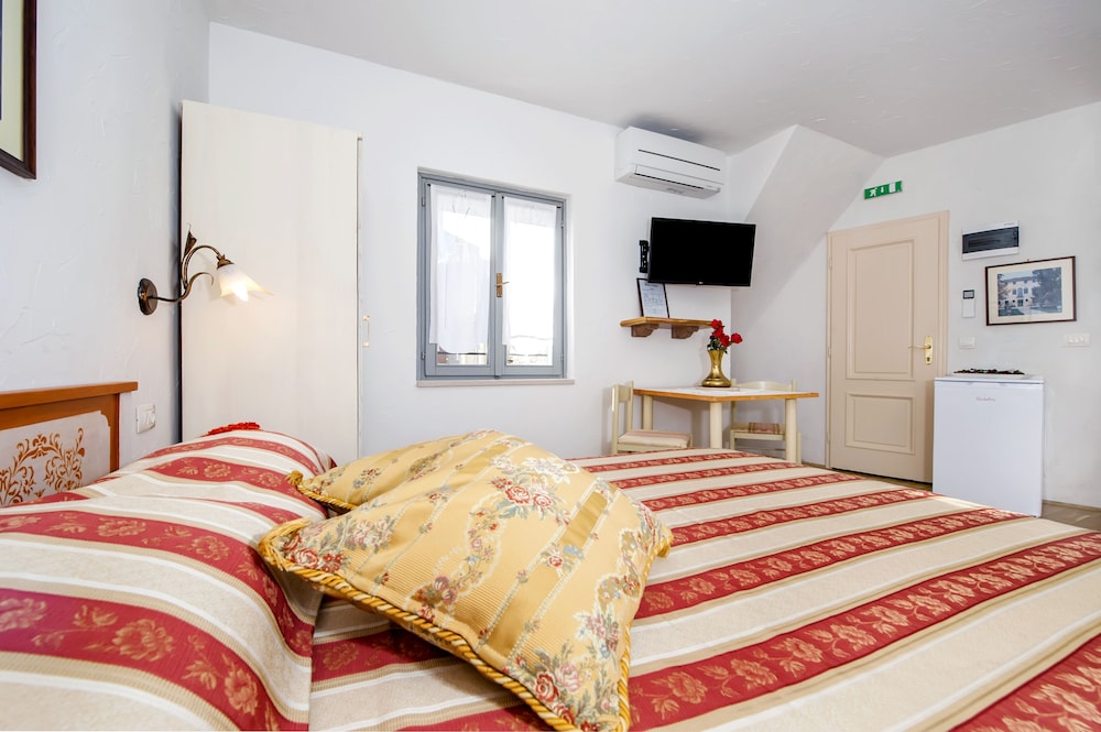 rooms sotto i volti adults only