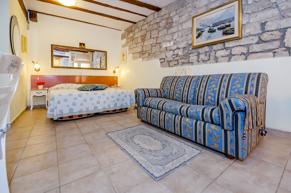 rooms sotto i volti adults only