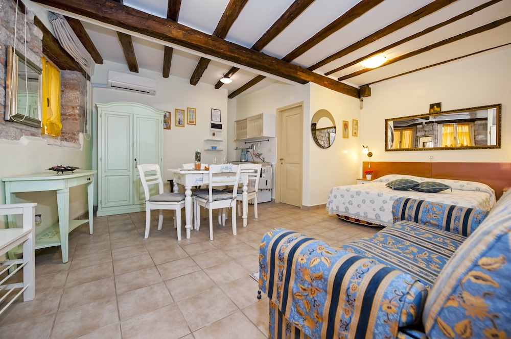 rooms sotto i volti adults only