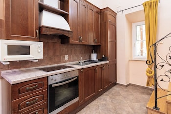 amoret apartments