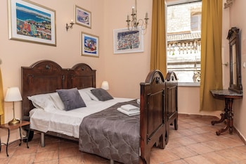 amoret apartments