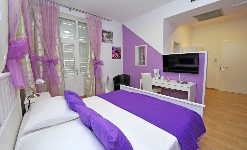 nirvana luxury rooms