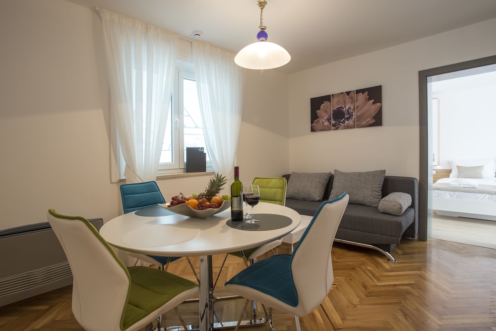 adrion aparthotel