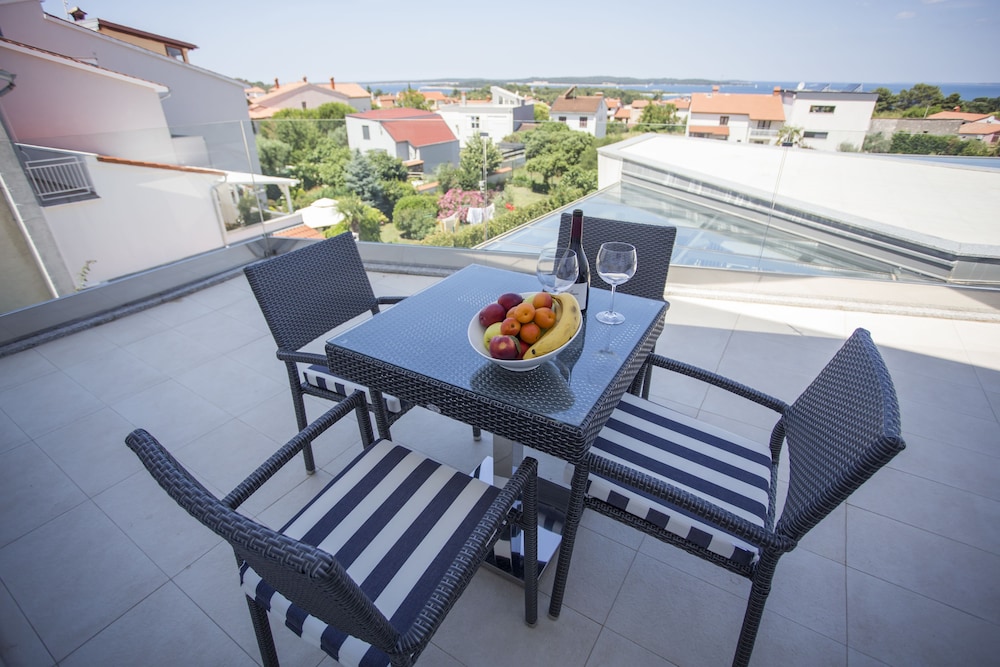 adrion aparthotel