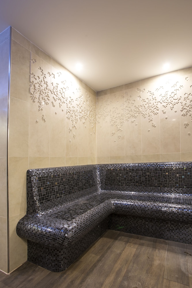 adrion aparthotel