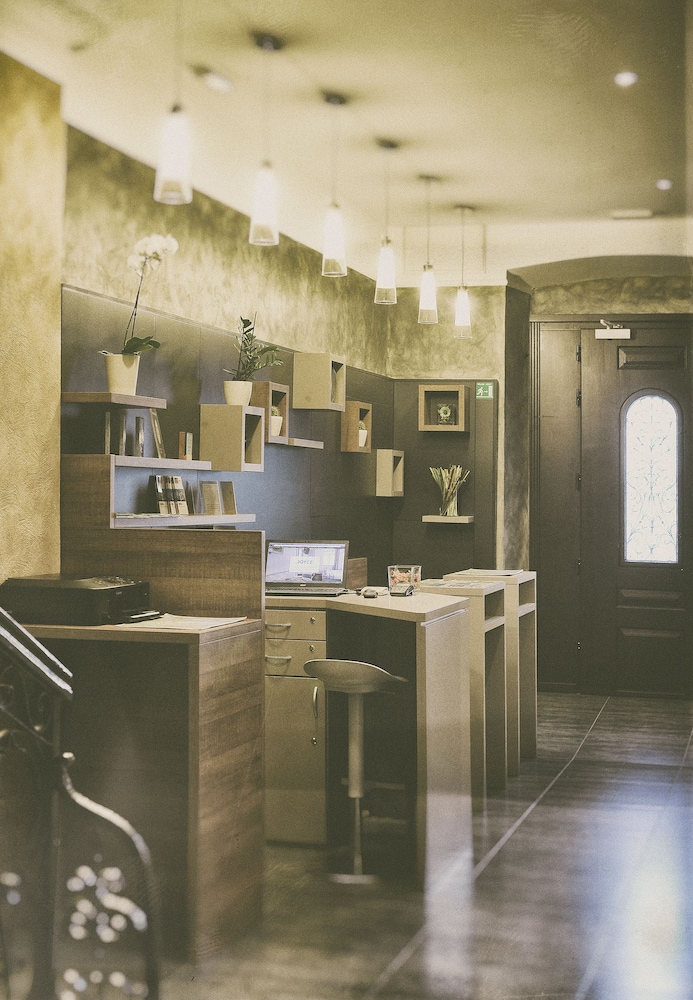 boutique suites joyce