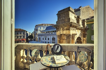 boutique suites joyce