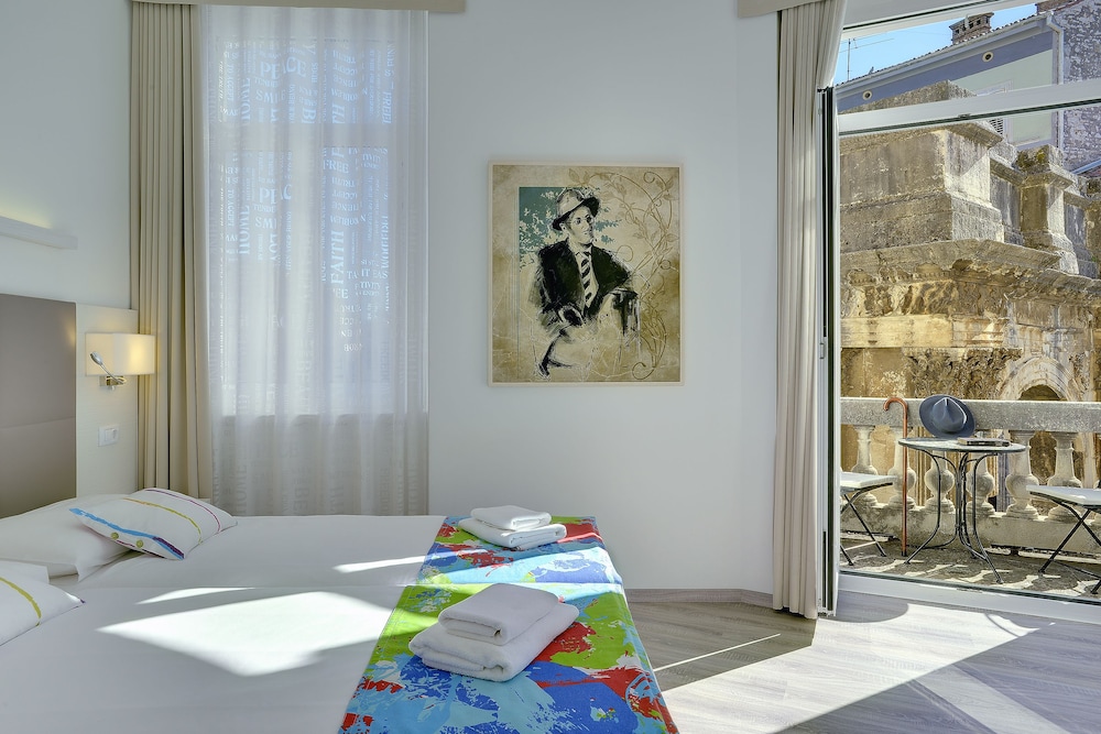 boutique suites joyce
