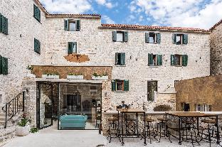 Heritage Palace Varos - Mag Quaint & Elegant Boutique Hotels,Split>>Hvar,4 star