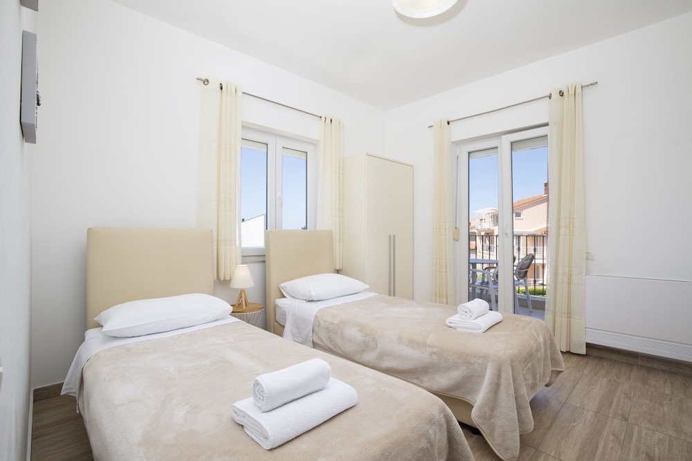 villa nina apartments