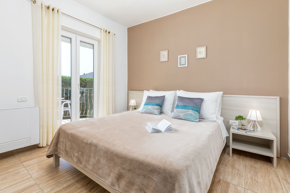 villa nina apartments