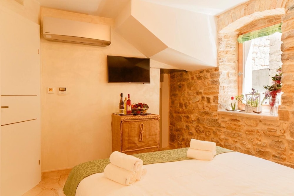 stone house luxury rooms