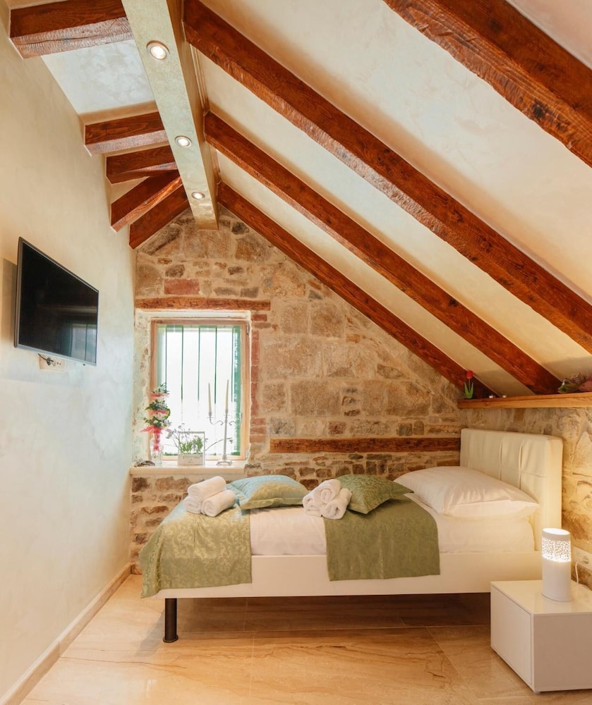 stone house luxury rooms