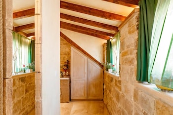 stone house luxury rooms