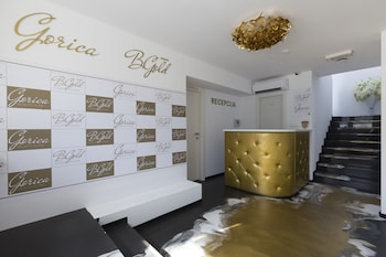 b gold luxury rooms