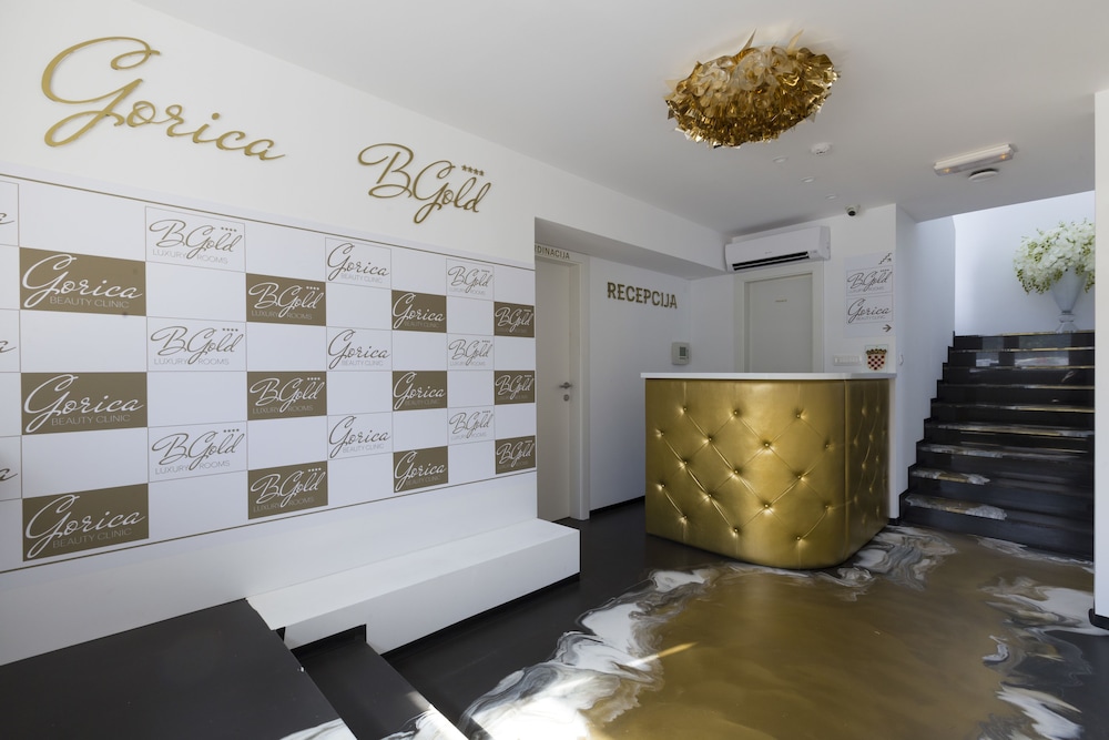 b gold luxury rooms