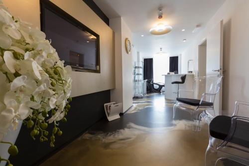 b gold luxury rooms