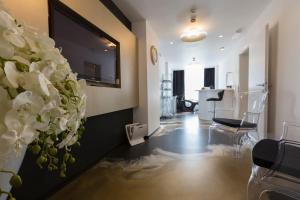 b gold luxury rooms