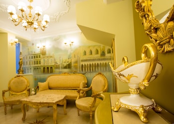 palazzo venezia adults only