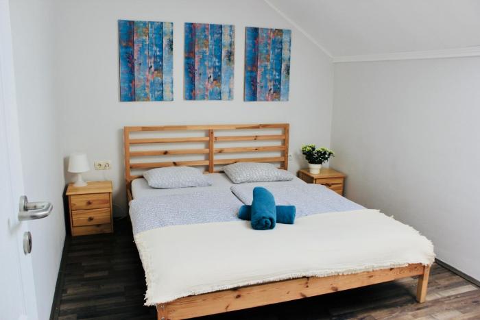falling lakes hostel