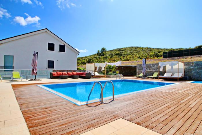 fancy apartments kula