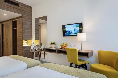 hotel garden hill