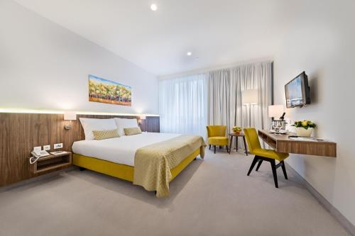hotel garden hill
