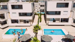 apartments and rooms danivan pool villas