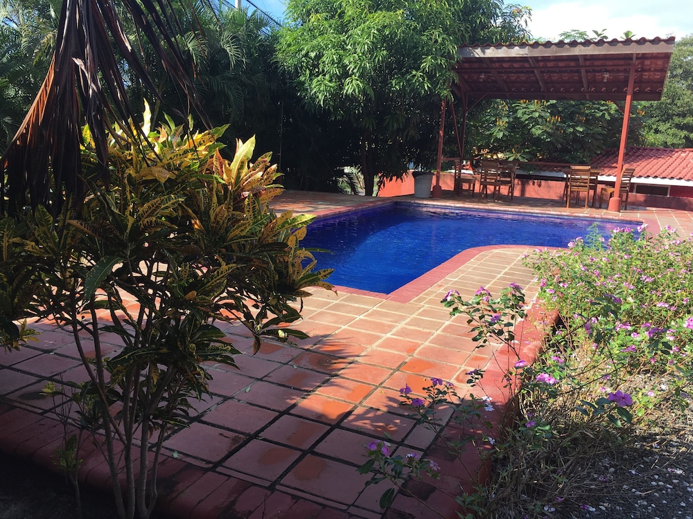 hotel diversion tropical