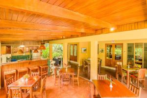 hotel el mono feliz