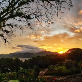 Lake Hotel,Near Lake Arenal,2.5 star