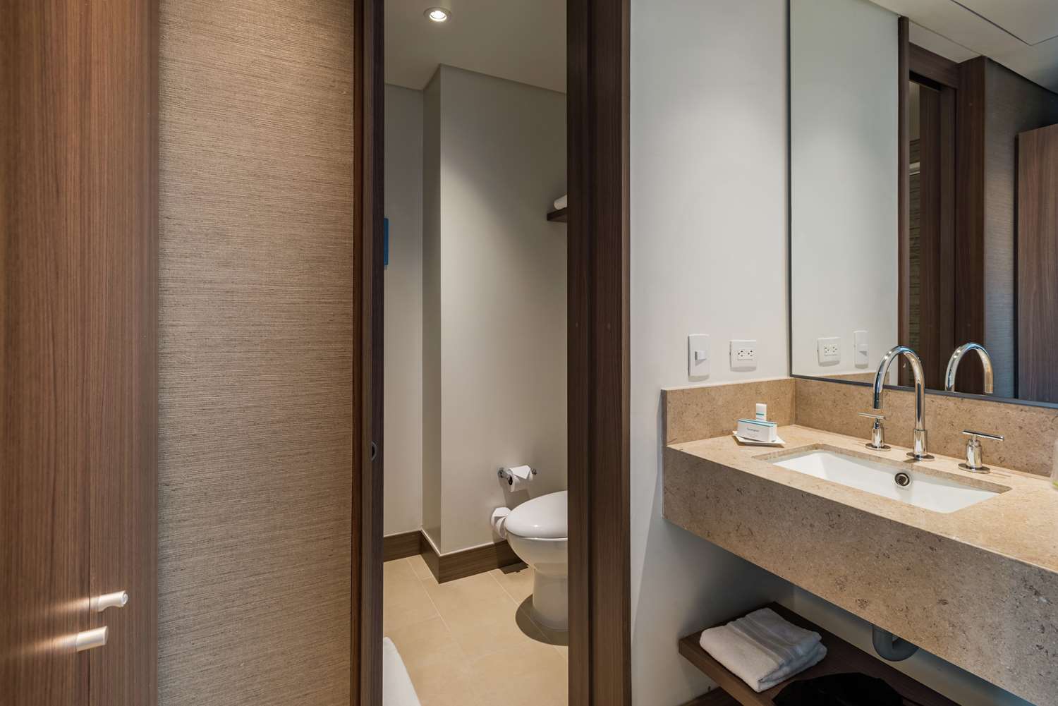 hampton by hilton bogota airport