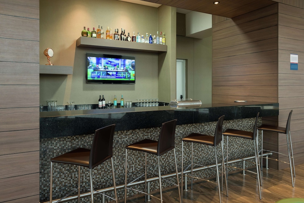 hampton by hilton bogota airport
