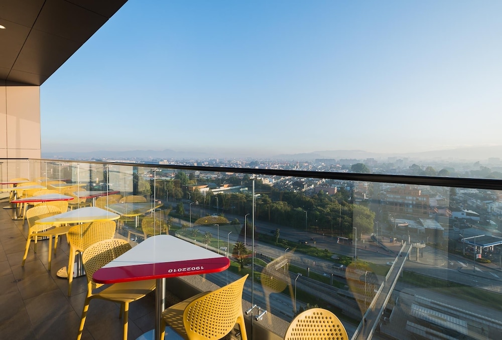 hampton by hilton bogota airport
