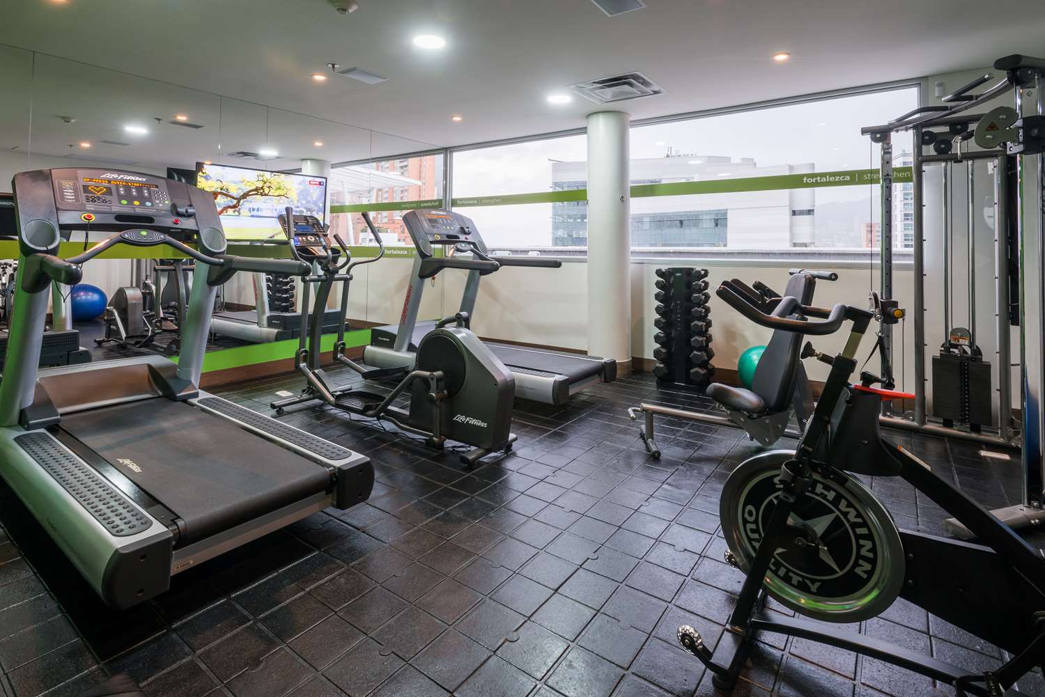 hampton by hilton bogota airport