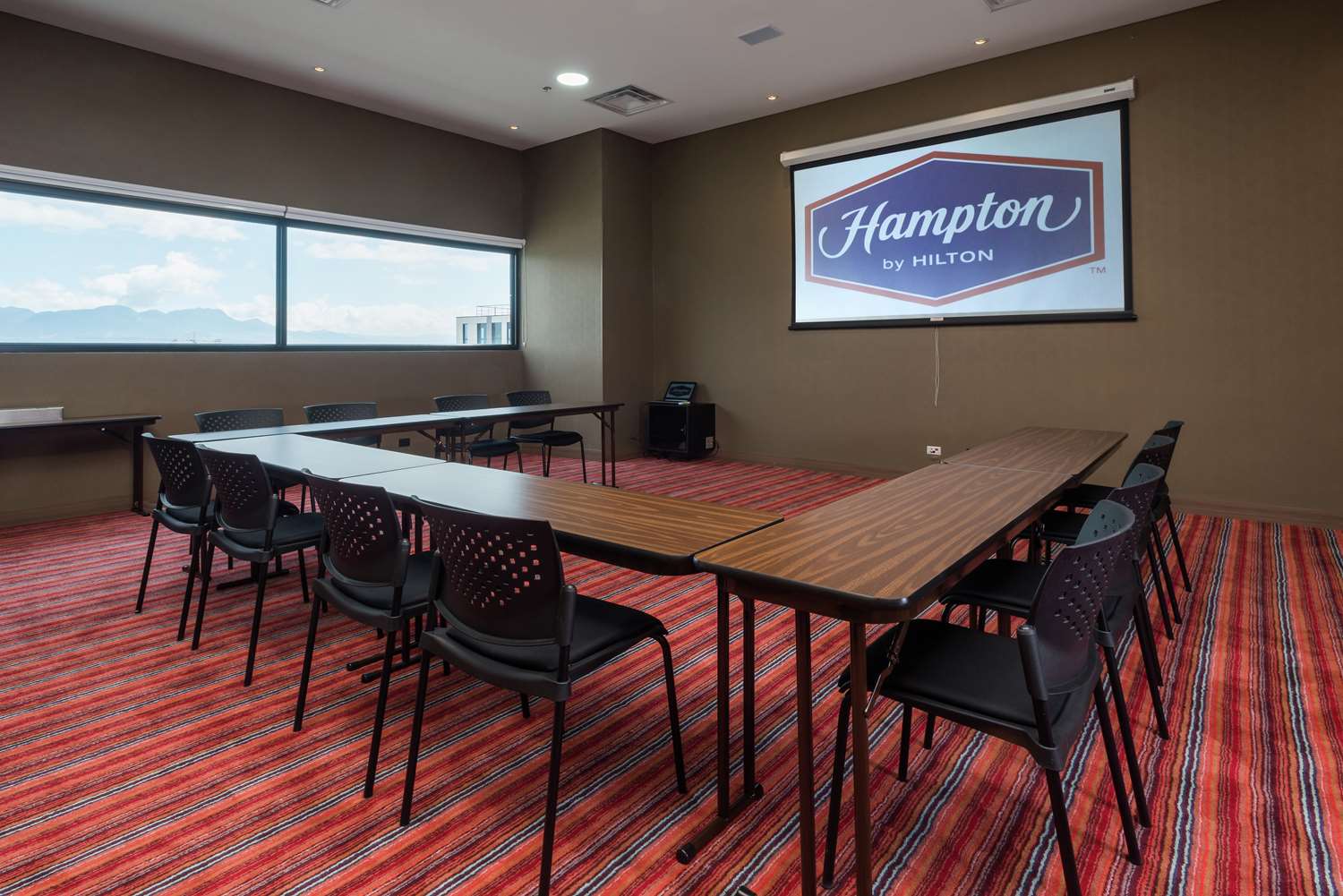 hampton by hilton bogota airport