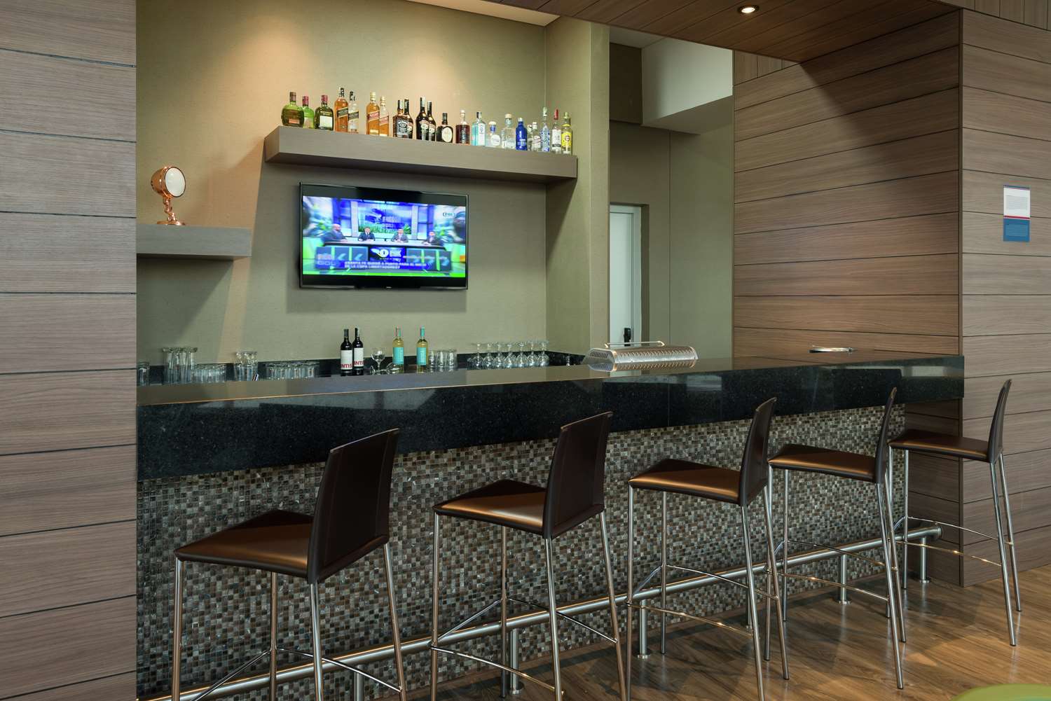 hampton by hilton bogota airport