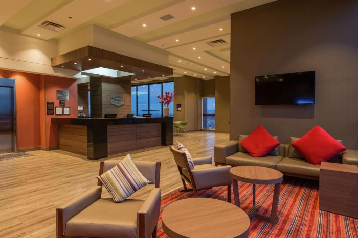 hampton by hilton bogota airport