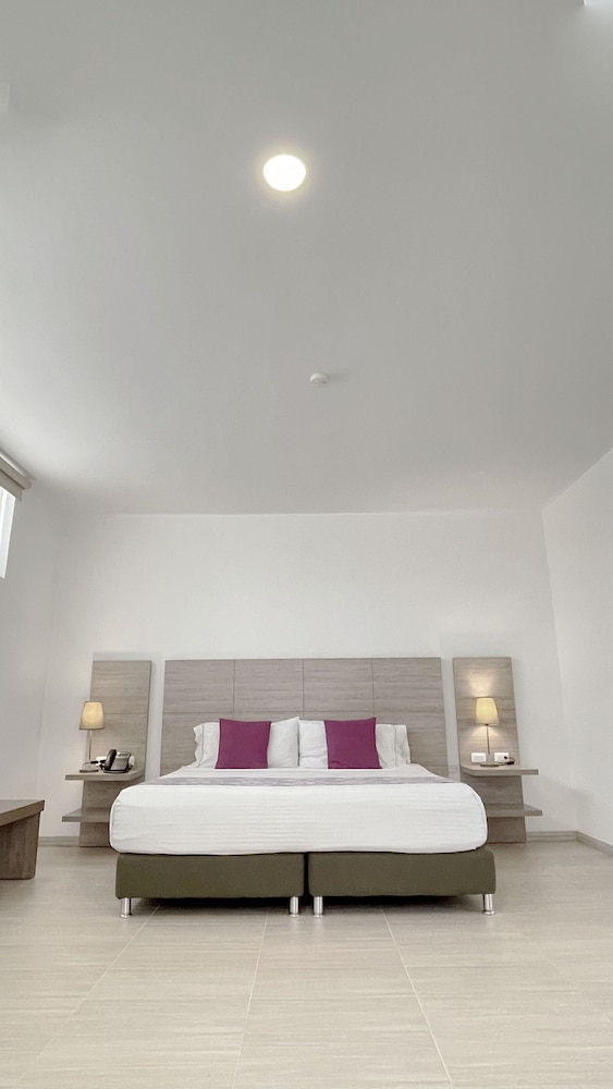 hotel ms pacifico chipichape