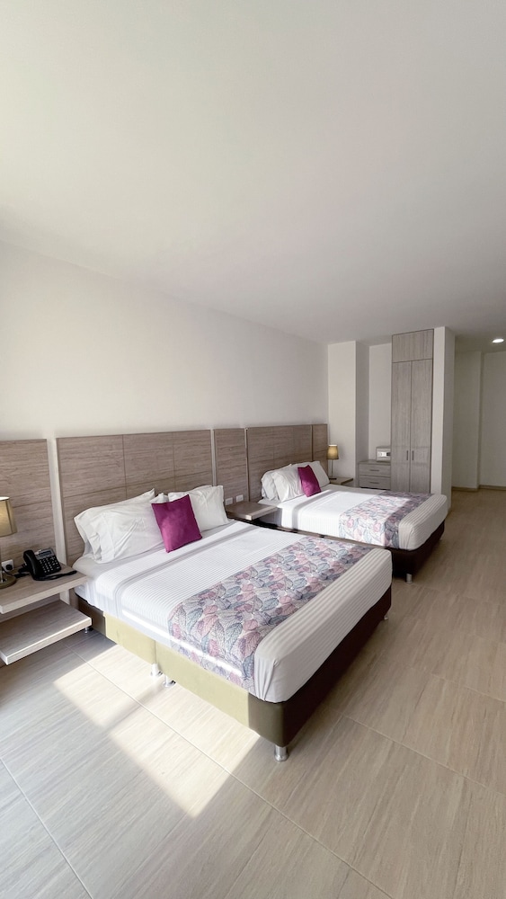 hotel ms pacifico chipichape