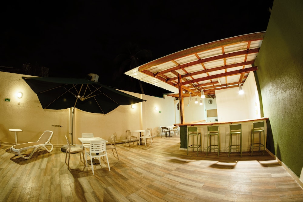 hotel isla bonita