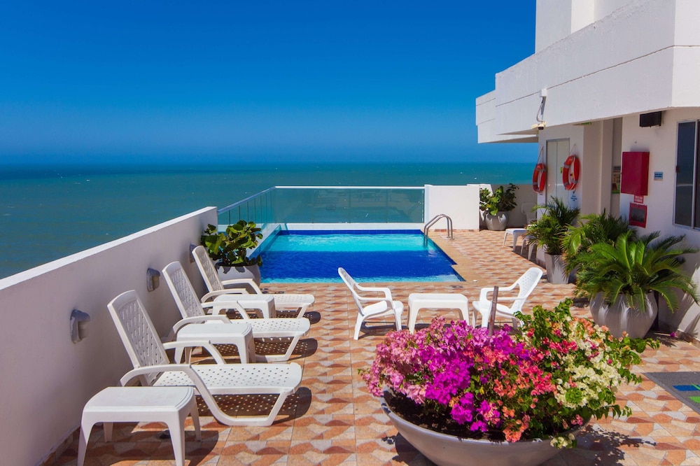 hotel aixo suites by geh suites