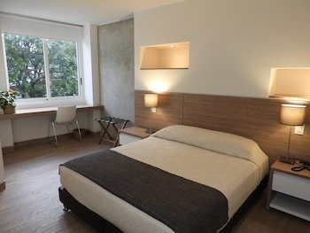 park v hotel and suites