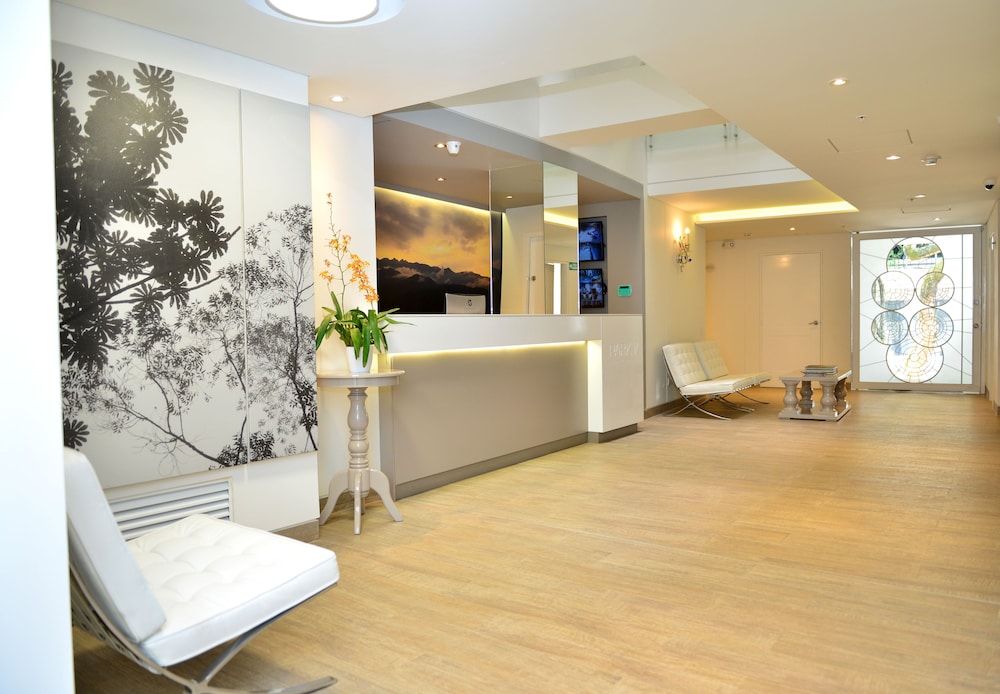 park v hotel and suites