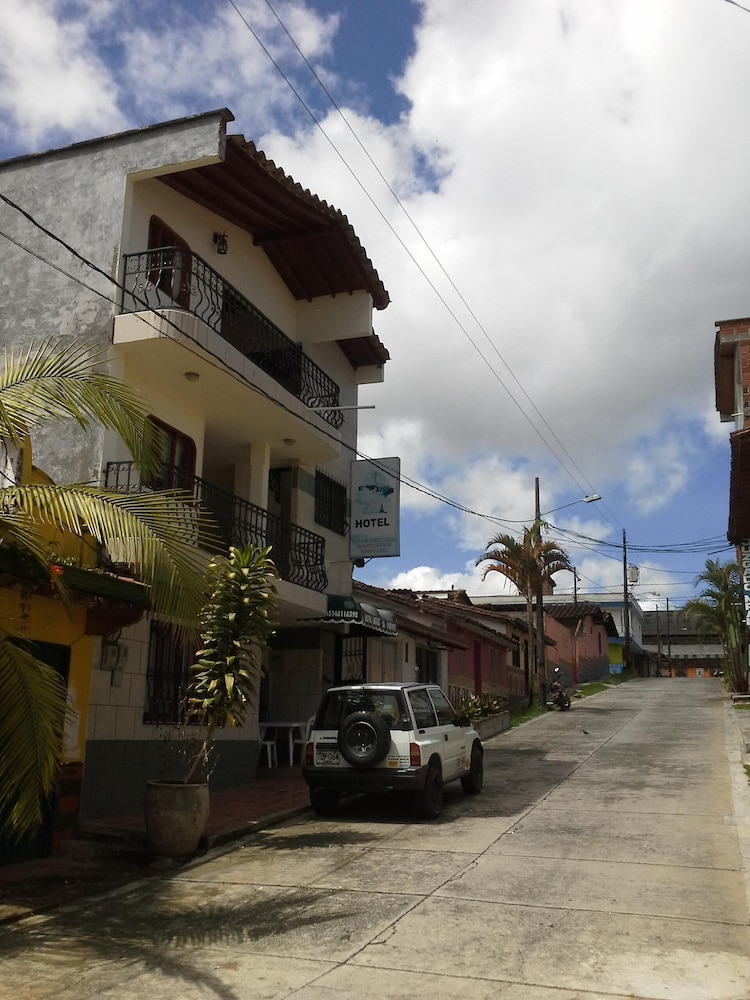 hotel lagos de guatape