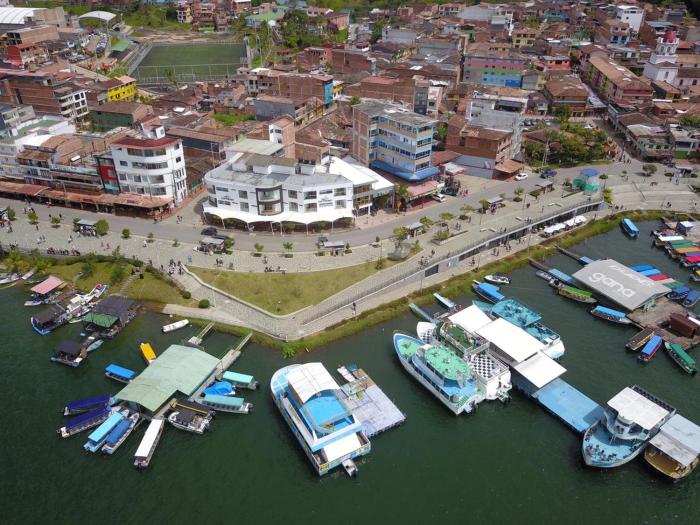 hotel portobelo guatape